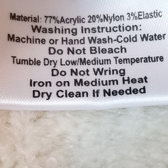 NEW Boho Chic Off The Shoulder Sweater - Picture 3 of 3